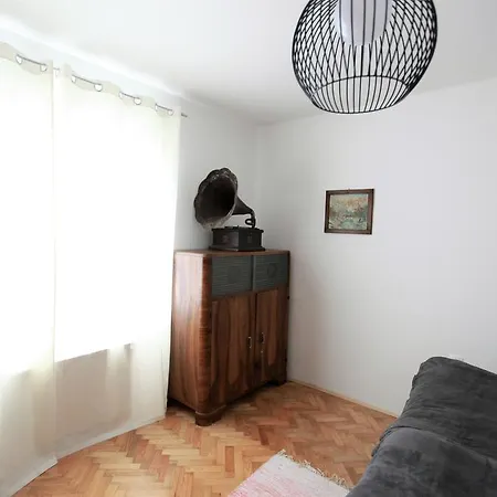 Gondola *